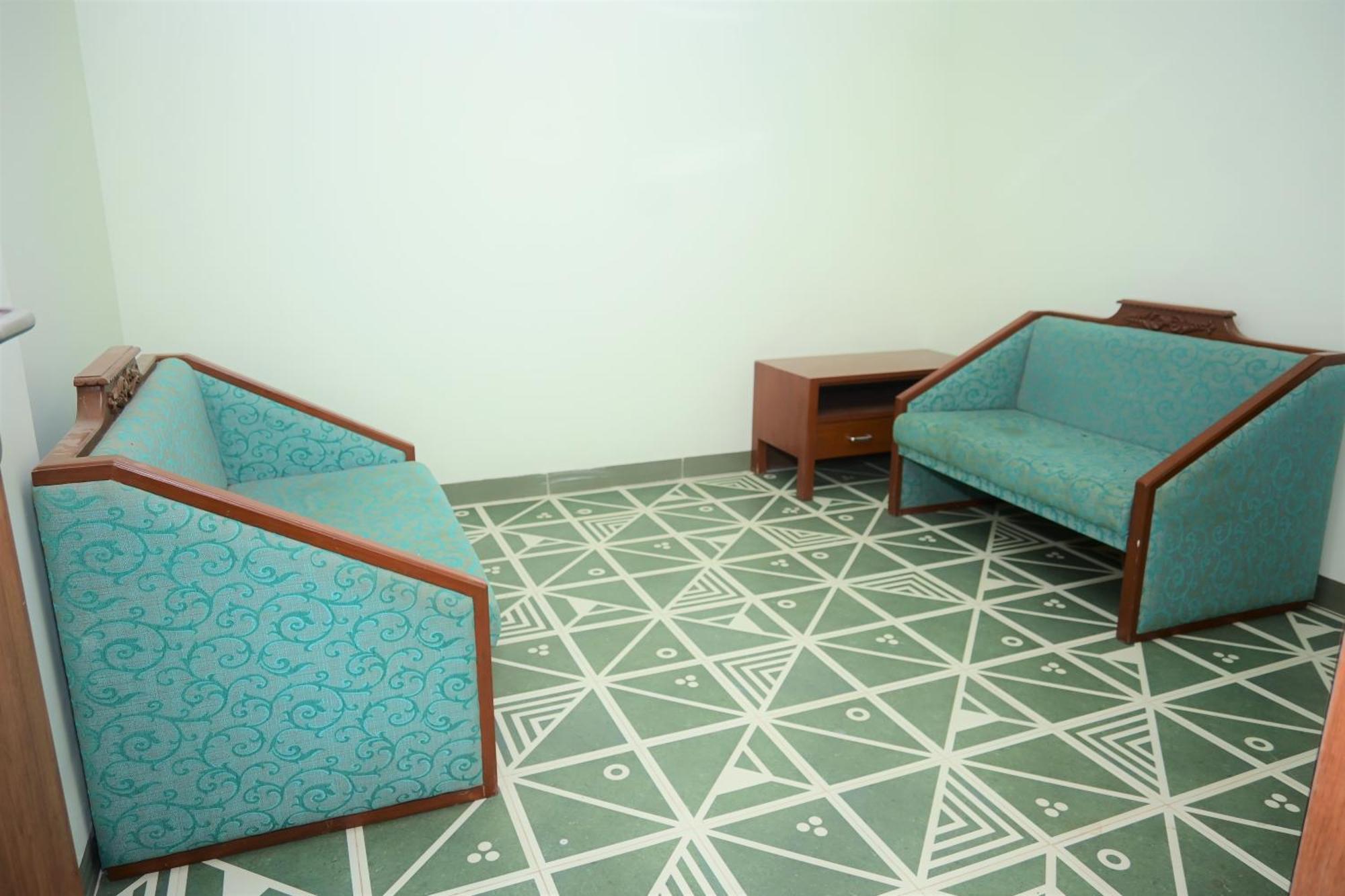 Hotel Ashray Ujjain Bagian luar foto