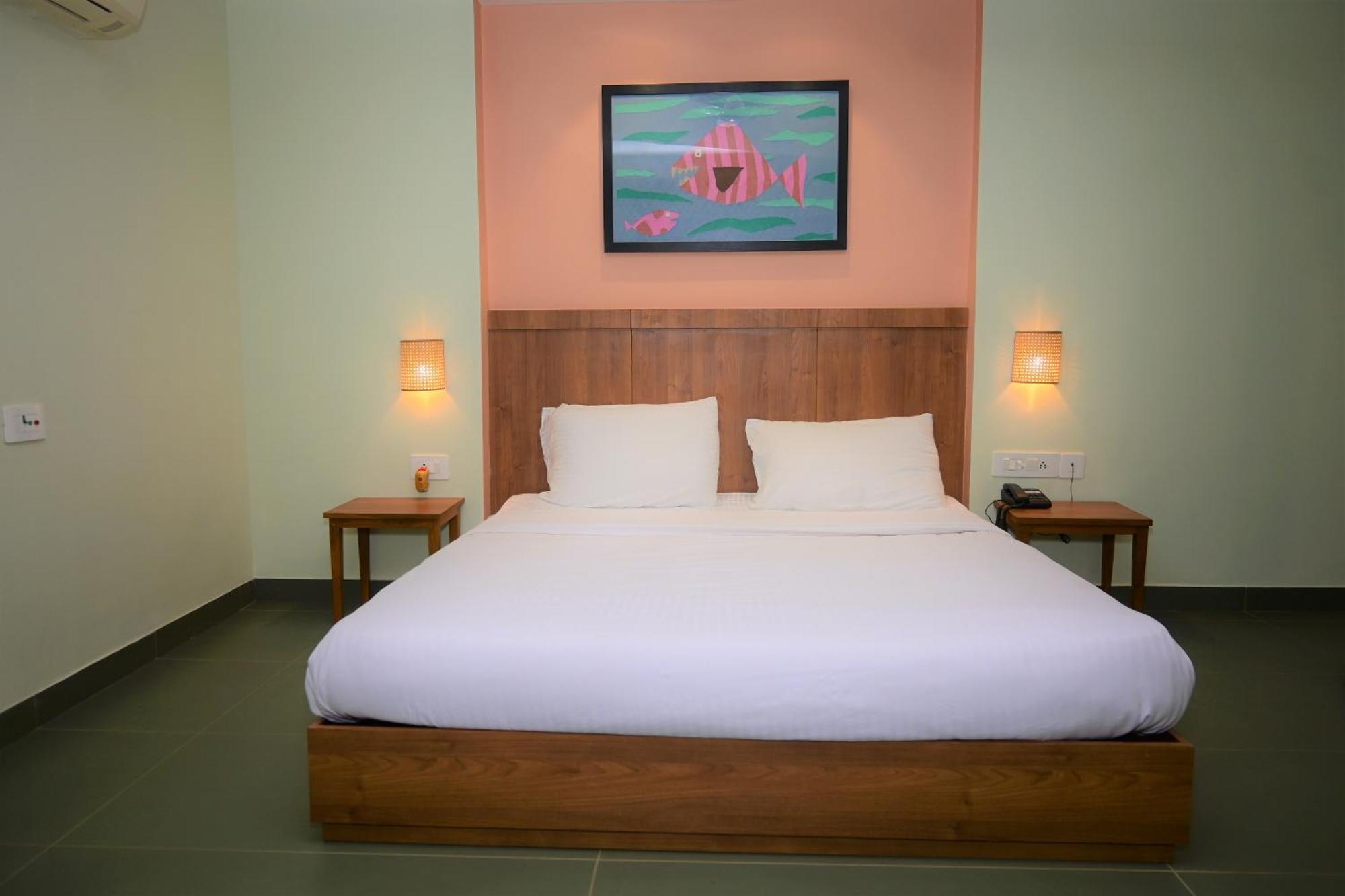 Hotel Ashray Ujjain Bagian luar foto